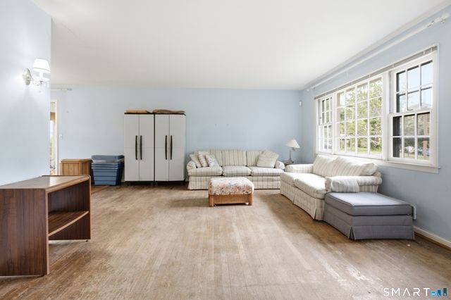 16 Floral Lane, Trumbull, CT 06611