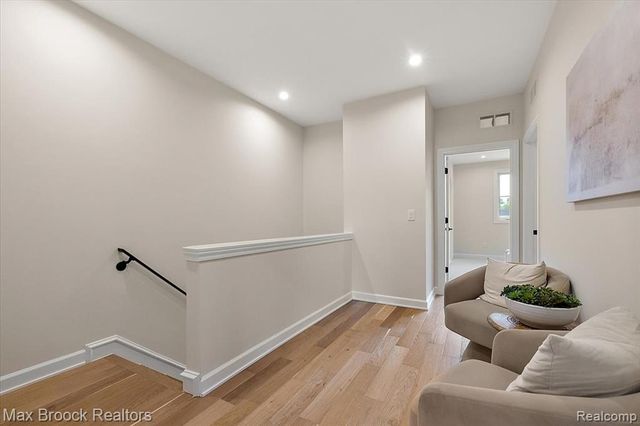 386 Notre Dame Street, Grosse Pointe, MI 48230