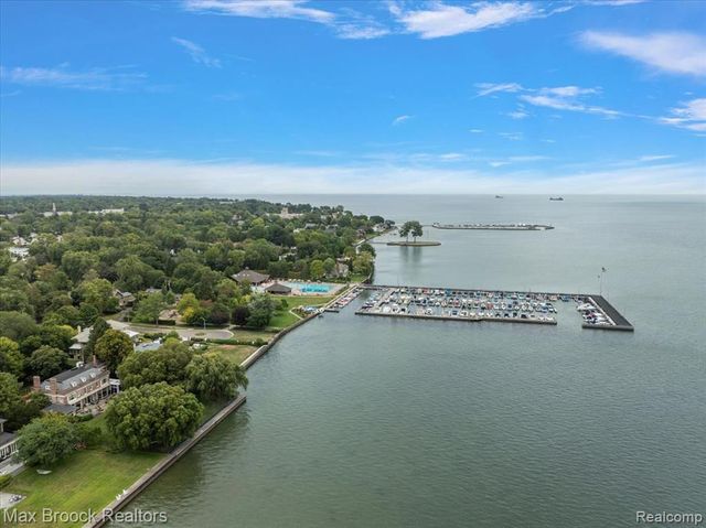 386 Notre Dame Street, Grosse Pointe, MI 48230