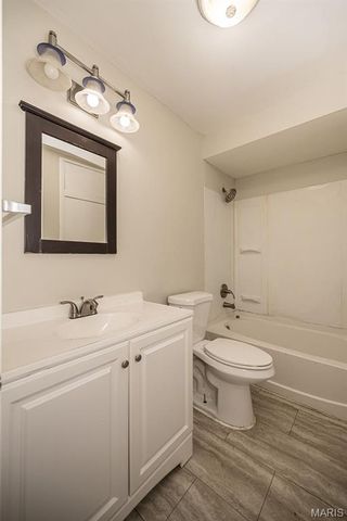 9813 Wendell Drive, St Louis, MO 63136