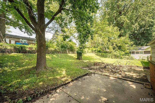 9813 Wendell Drive, St Louis, MO 63136