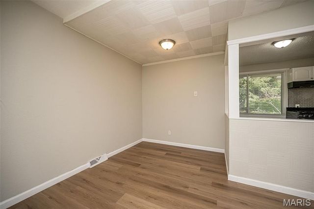 9813 Wendell Drive, St Louis, MO 63136