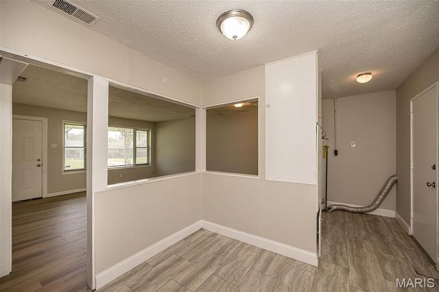 9813 Wendell Drive, St Louis, MO 63136
