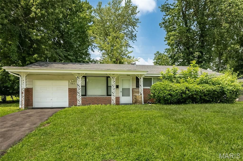 9813 Wendell Drive, St Louis, MO 63136