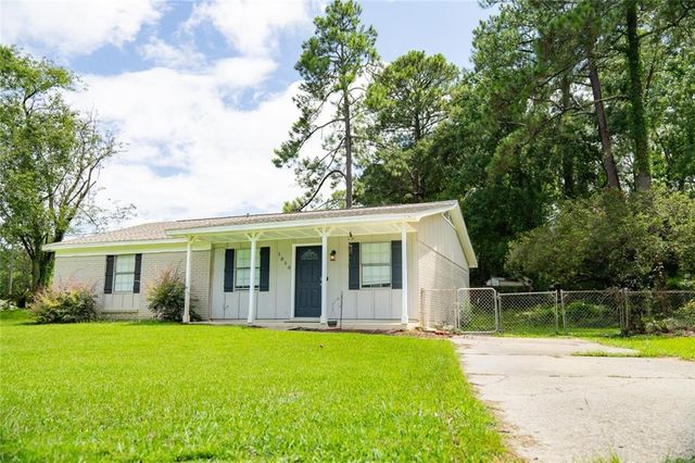 1850 Panorama Boulevard W, Mobile, AL 36609