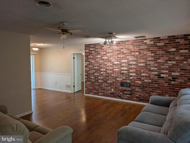 8330 AVALON BLVD, Salisbury, MD 21804