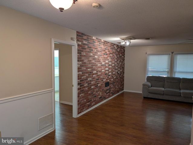8330 AVALON BLVD, Salisbury, MD 21804