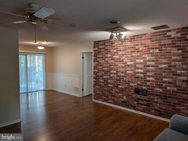 8330 AVALON BLVD, Salisbury, MD 21804