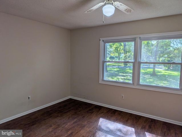 8330 AVALON BLVD, Salisbury, MD 21804