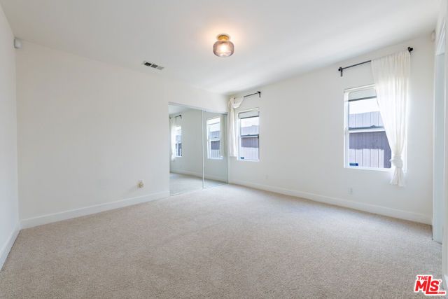 1110 Queen Anne Place, Los Angeles, CA 90019