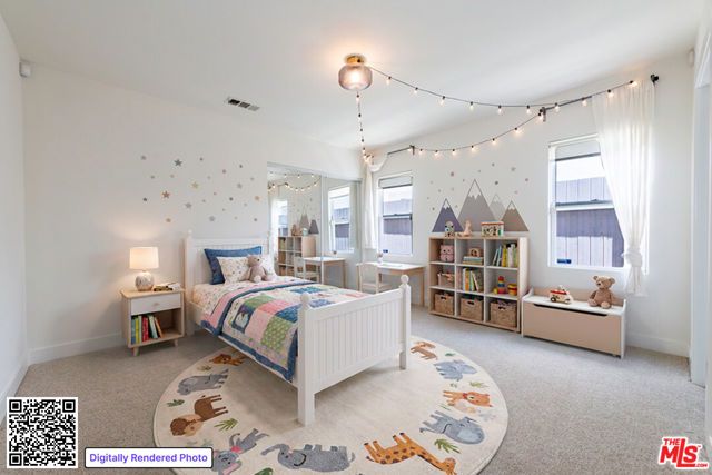 1110 Queen Anne Place, Los Angeles, CA 90019