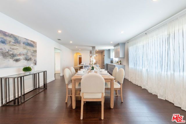1110 Queen Anne Place, Los Angeles, CA 90019