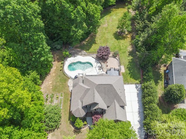 516 Shady Oaks Drive, Stanley, NC 28164