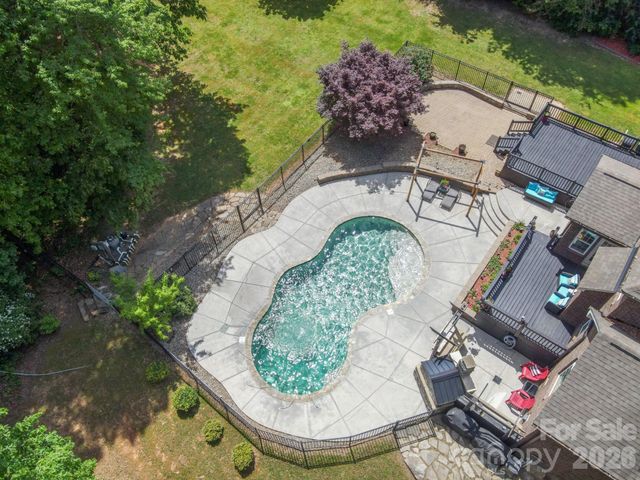 516 Shady Oaks Drive, Stanley, NC 28164