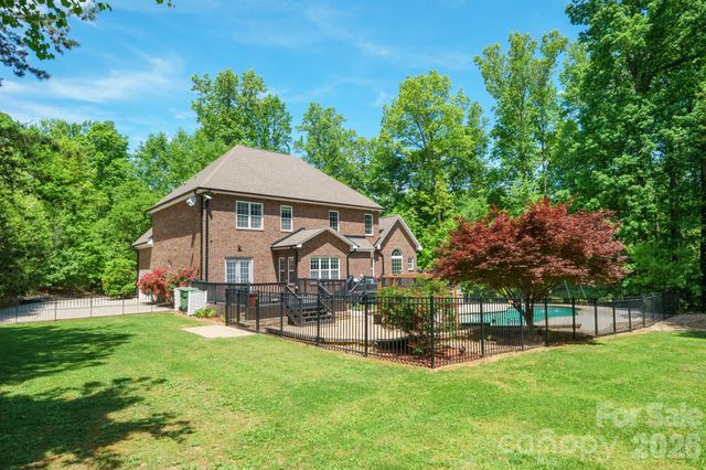 516 Shady Oaks Drive, Stanley, NC 28164