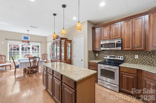 516 Shady Oaks Drive, Stanley, NC 28164