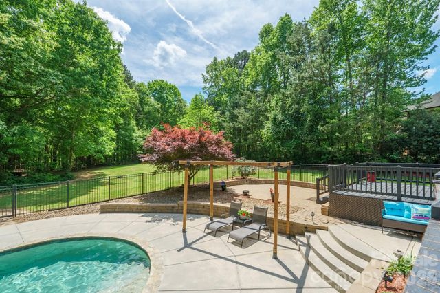516 Shady Oaks Drive, Stanley, NC 28164