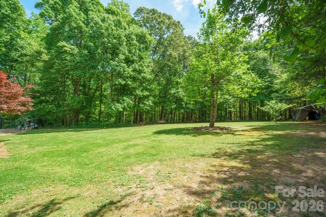 516 Shady Oaks Drive, Stanley, NC 28164
