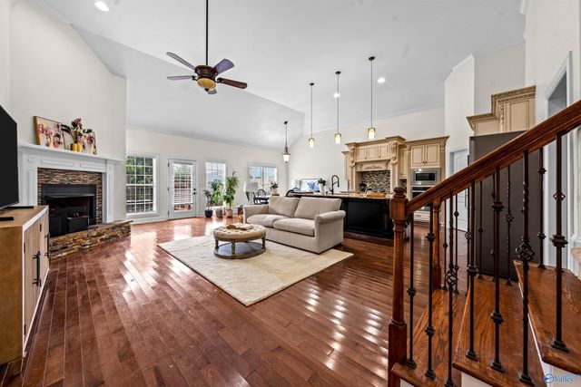 6812 Breyerton Way, Owens Cross Roads, AL 35763