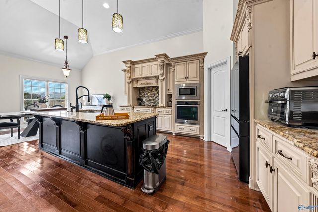 6812 Breyerton Way, Owens Cross Roads, AL 35763