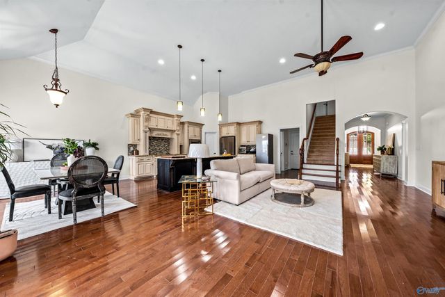 6812 Breyerton Way, Owens Cross Roads, AL 35763