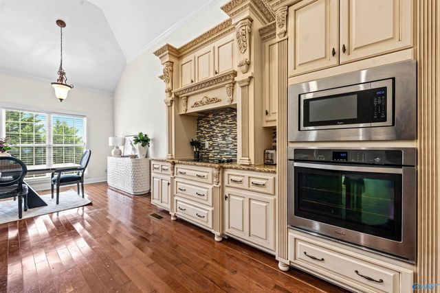 6812 Breyerton Way, Owens Cross Roads, AL 35763