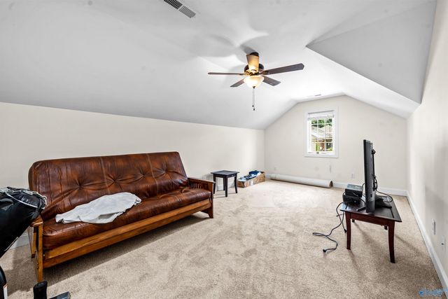6812 Breyerton Way, Owens Cross Roads, AL 35763