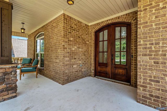 6812 Breyerton Way, Owens Cross Roads, AL 35763