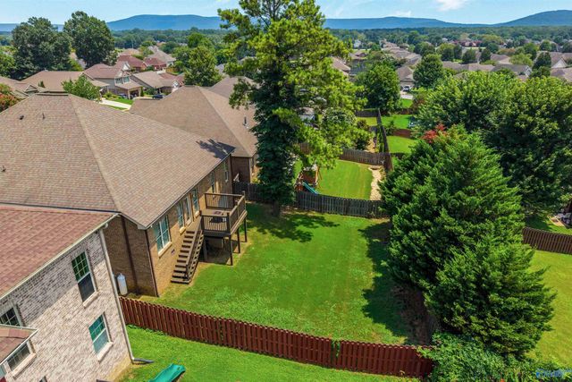 6812 Breyerton Way, Owens Cross Roads, AL 35763