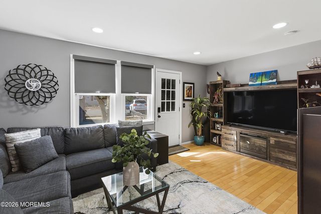 135 Belshaw Avenue, Shrewsbury Twp, NJ 07724