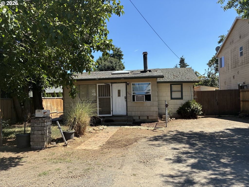 7824 Se 64TH Ave, Portland, OR 97206