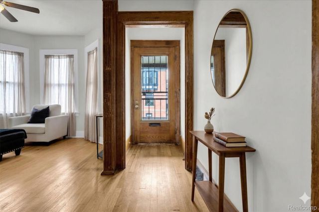 7950 E Lafayette Street, Detroit, MI 48214