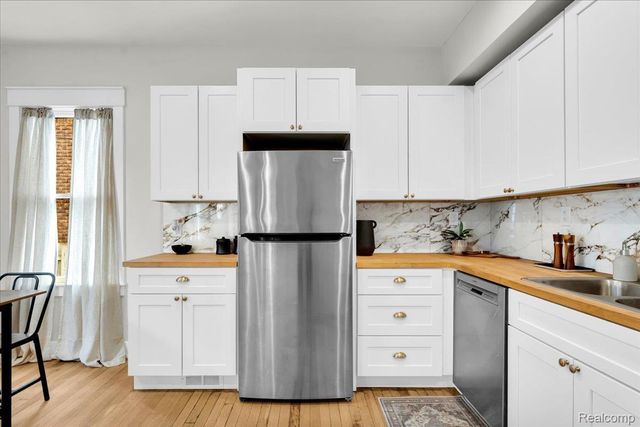 7950 E Lafayette Street, Detroit, MI 48214