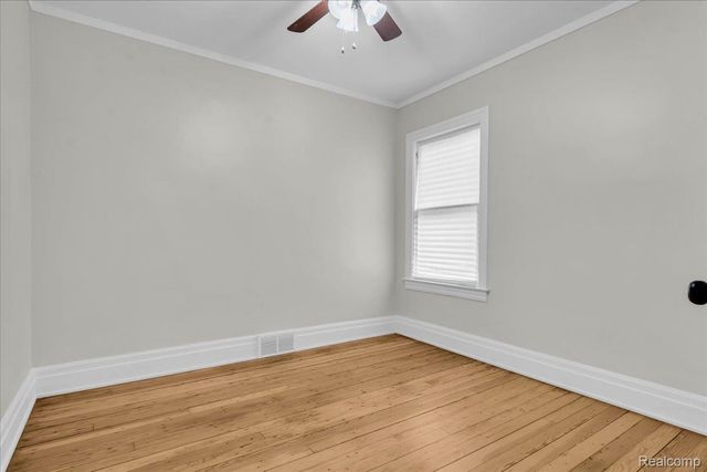 7950 E Lafayette Street, Detroit, MI 48214