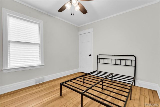 7950 E Lafayette Street, Detroit, MI 48214