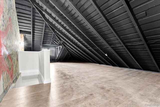 7950 E Lafayette Street, Detroit, MI 48214