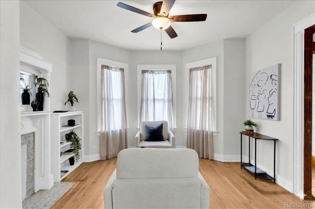 7950 E Lafayette Street, Detroit, MI 48214