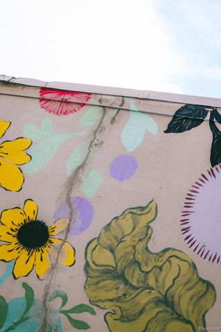 7950 E Lafayette Street, Detroit, MI 48214