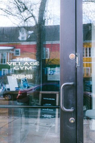 7950 E Lafayette Street, Detroit, MI 48214