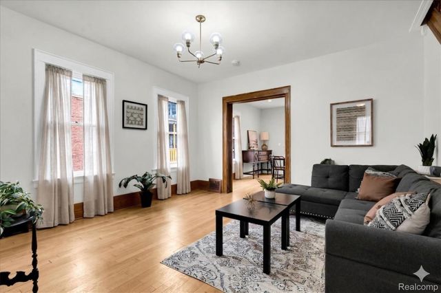 7950 E Lafayette Street, Detroit, MI 48214