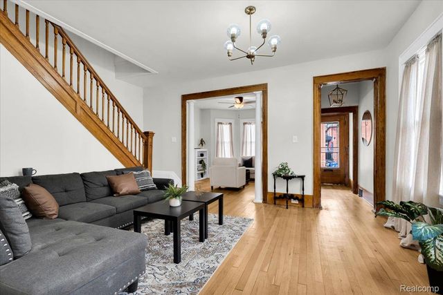 7950 E Lafayette Street, Detroit, MI 48214