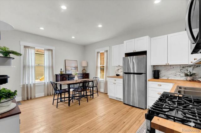 7950 E Lafayette Street, Detroit, MI 48214