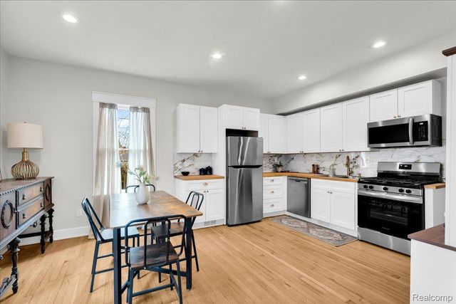 7950 E Lafayette Street, Detroit, MI 48214