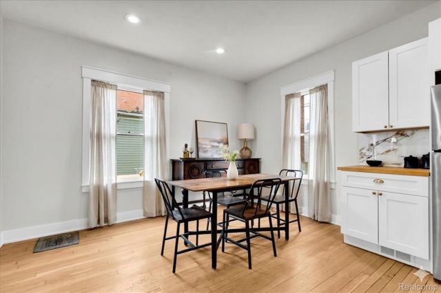 7950 E Lafayette Street, Detroit, MI 48214