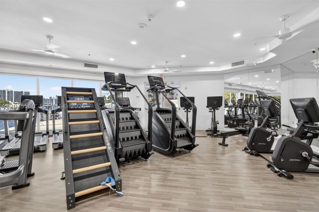 3370 Hidden Bay Dr 815, Aventura, FL 33180