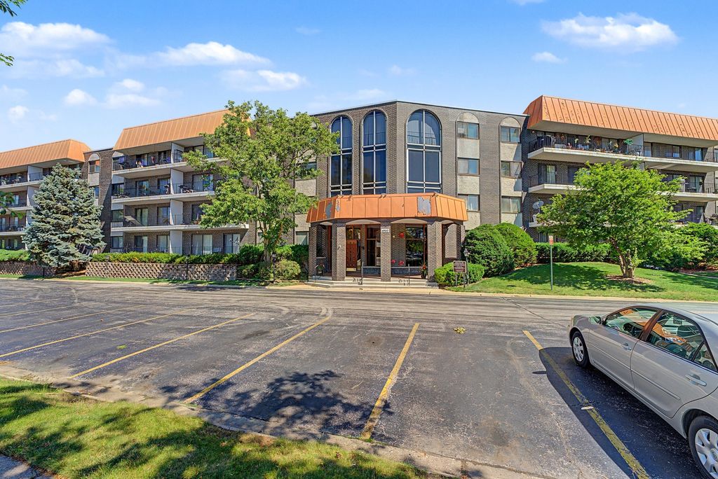 4900 Foster Street 407, Skokie, IL 60077
