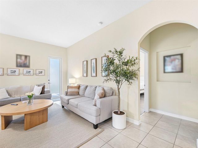 9171 SW 172nd Ave, Miami, FL 33196