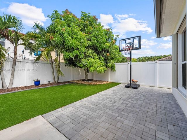 9171 SW 172nd Ave, Miami, FL 33196