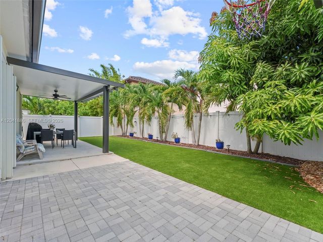 9171 SW 172nd Ave, Miami, FL 33196