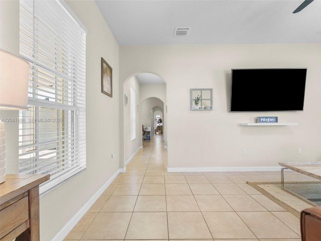 9171 SW 172nd Ave, Miami, FL 33196